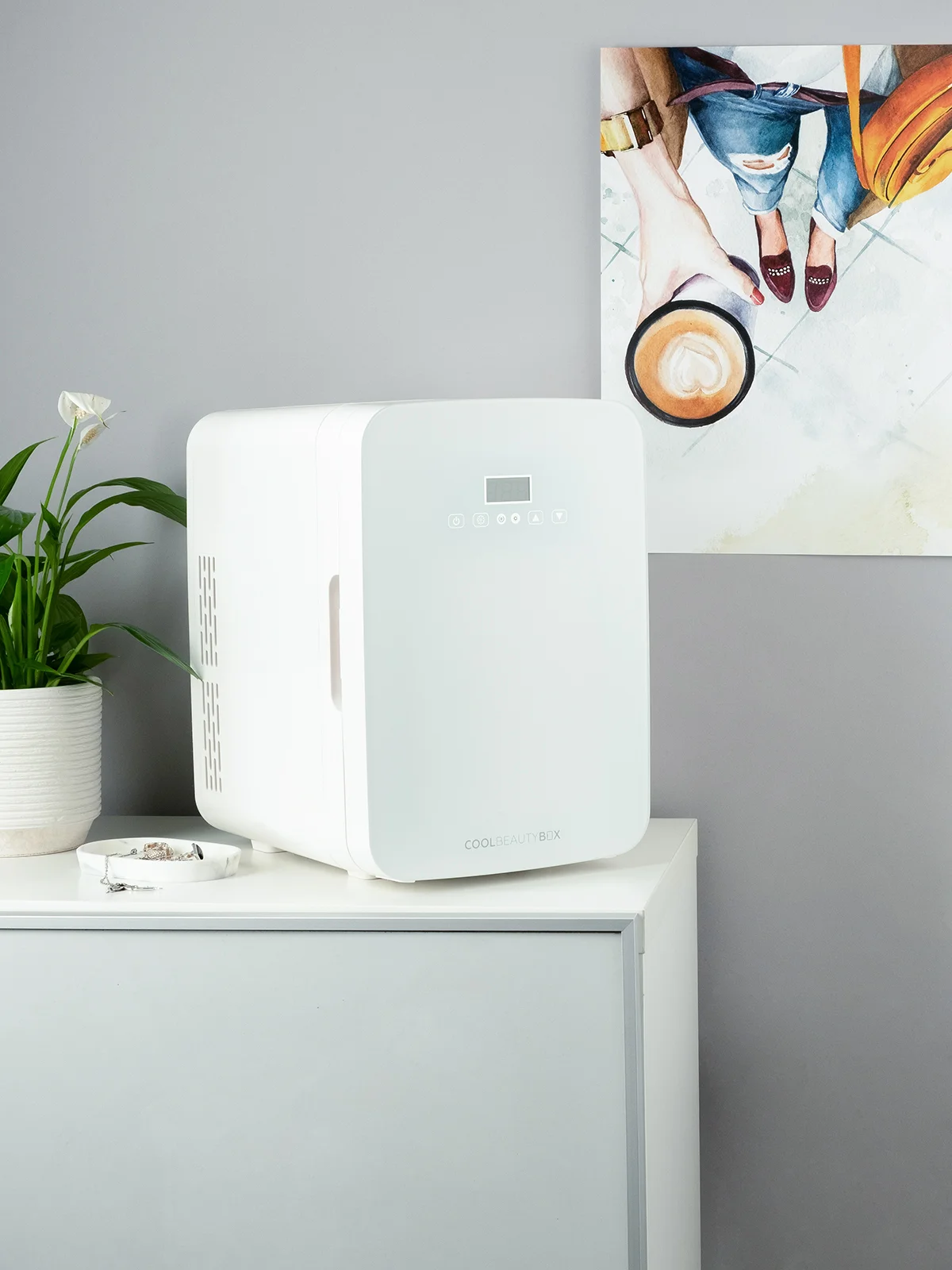 Мини-холодильник Lux Box Display White 10л купить в VISAGEHALL