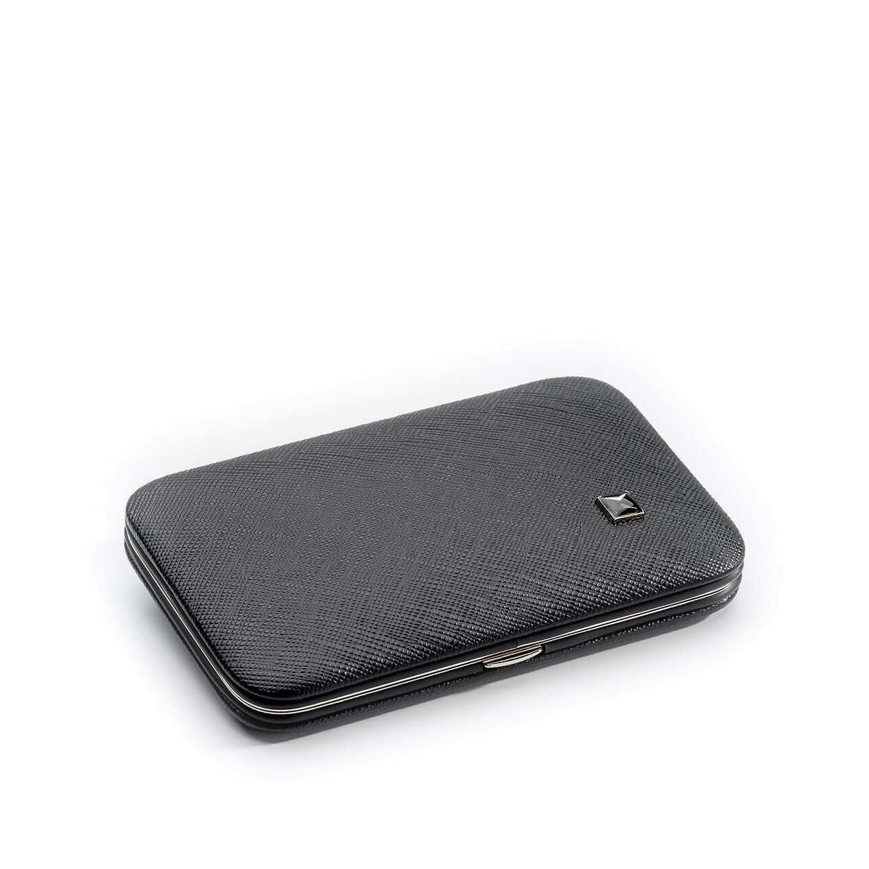 Набор для маникюра в черном чехле купить в VISAGEHALL