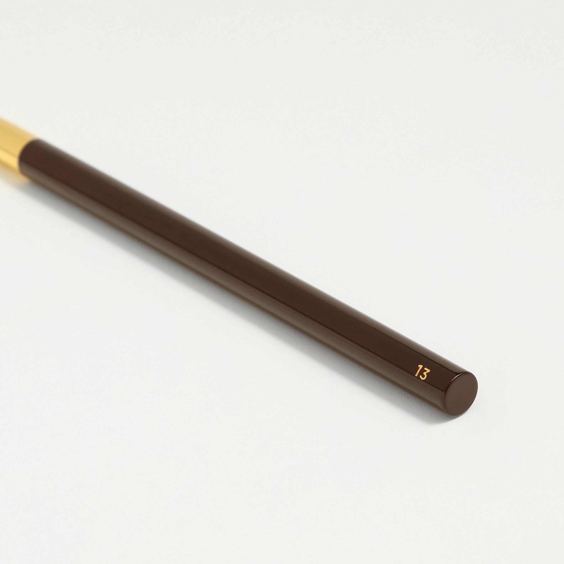 Кисть для растушевки теней Eye Shadow Blend Brush 13 купить в VISAGEHALL