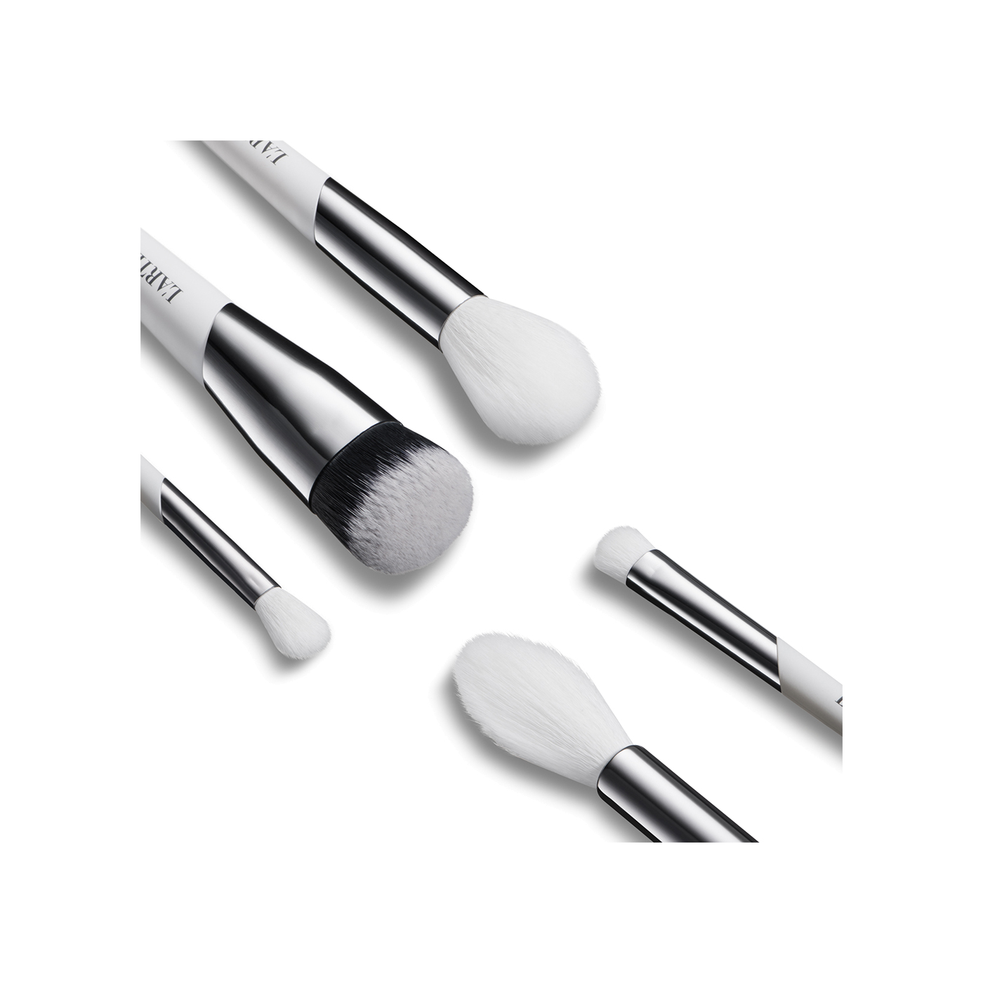 Кисть легкой растушевки хайлайтера и румян 10HB купить в VISAGEHALL