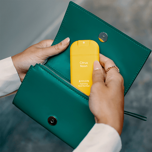 Очищающий и увлажняющий спрей для рук Освежающий лимон купить в VISAGEHALL