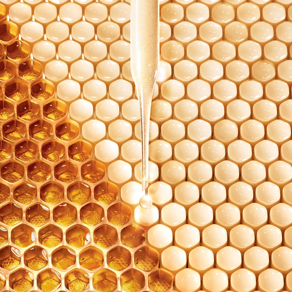 Масло очищающее для лица и области глаз Abeille Royale купить в VISAGEHALL