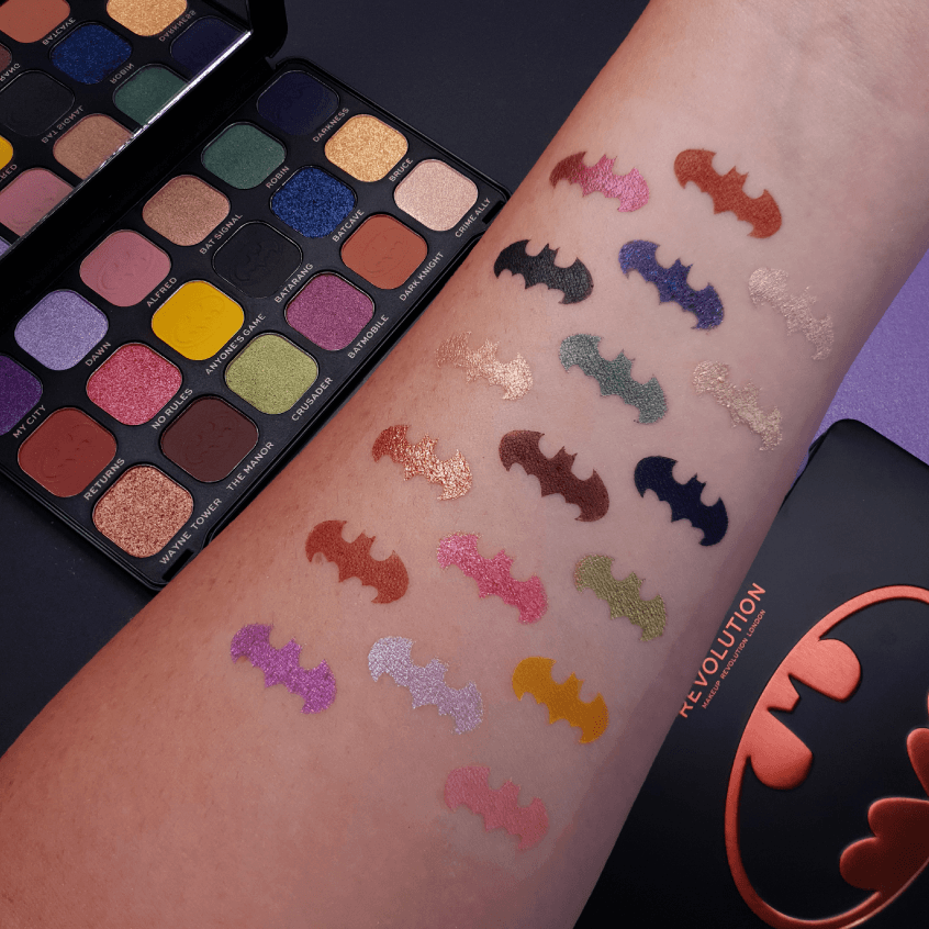 Палетка теней для век Batman this City Needs Me  купить в VISAGEHALL