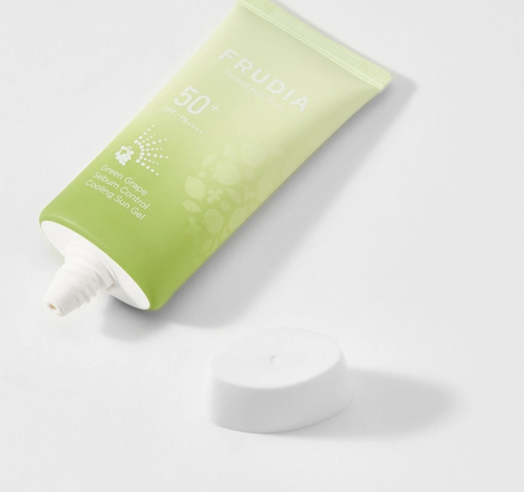 Гель солнцезащитный с зеленым виноградом Себум контроль SPF50+/PA ++++ купить в VISAGEHALL