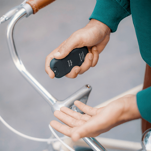 Очищающий и увлажняющий спрей для рук Древесный акцент  купить в VISAGEHALL