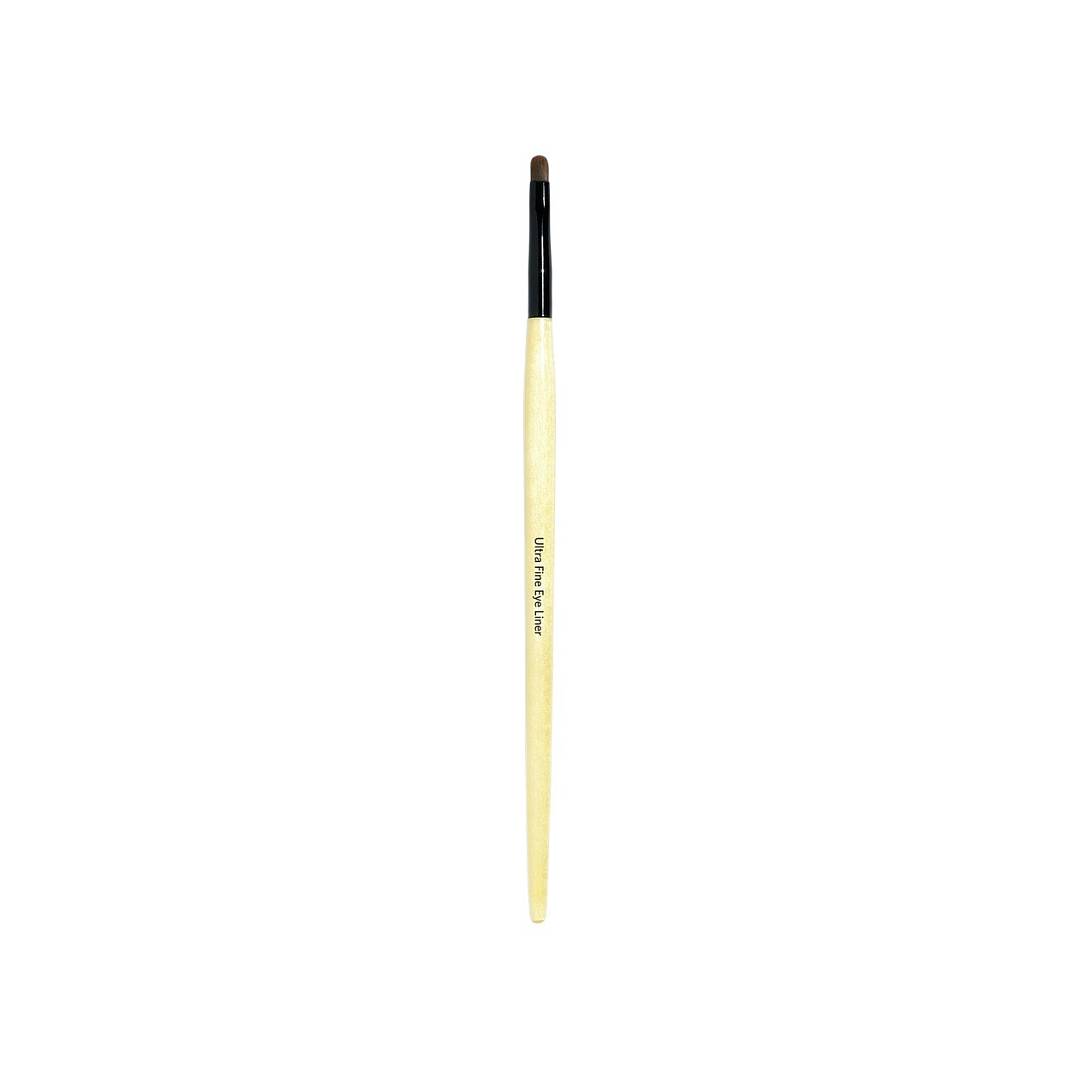 Кисть косметическая Ultra Fine Eyeliner Brush