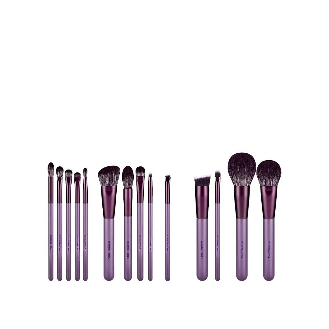 Набор кистей профессиональный в пурпурном цвете