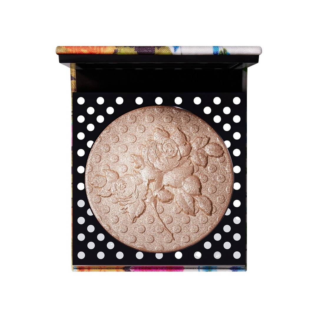 Компактная пудра с эффектом сияния Extra Dimension/ Richard Quinn